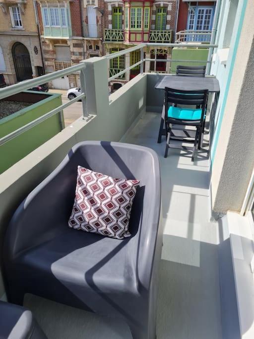 Trimaran 10 Metres De La Avec Balcon/terrasse Apartment *