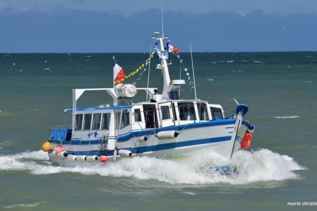 Trimaran 10 Metres De La Avec Balcon/terrasse Apartment